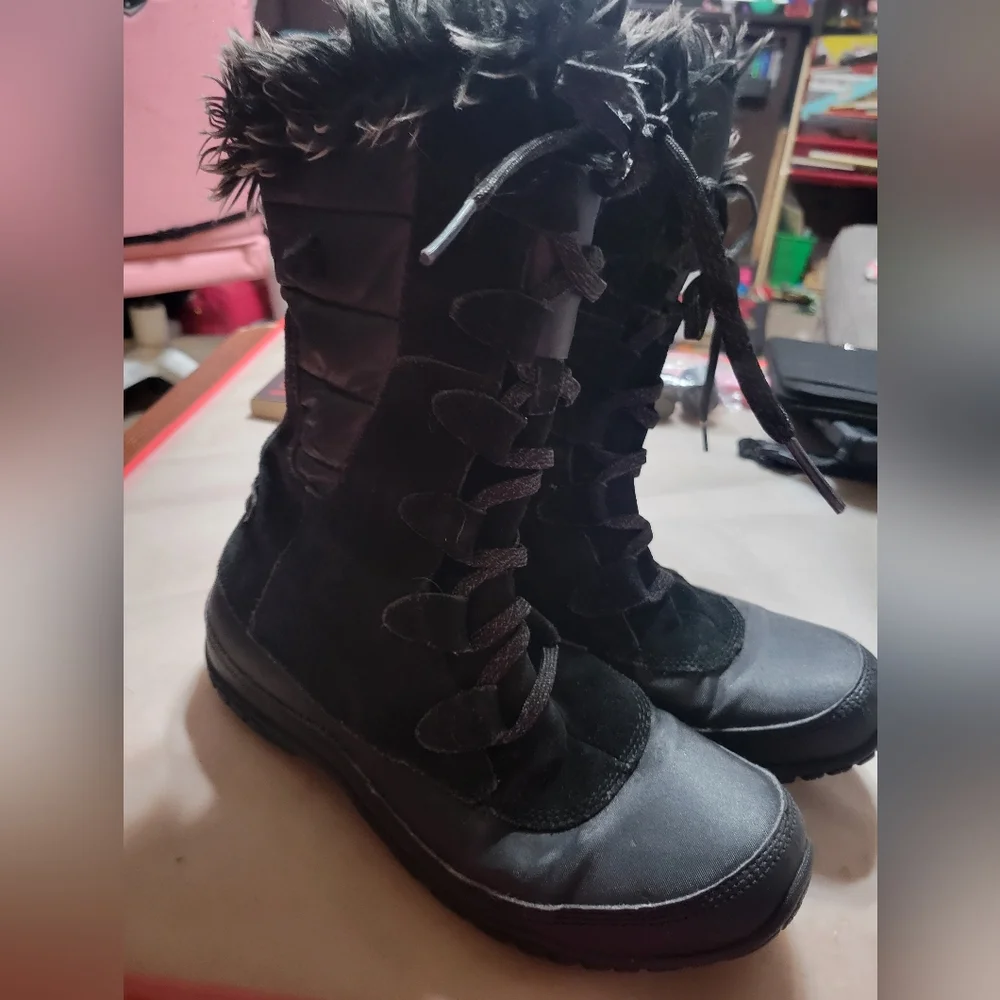 The North Face Women's Winter‎ Boots 200 Gram Primaloft Size 9.5 Waterproof